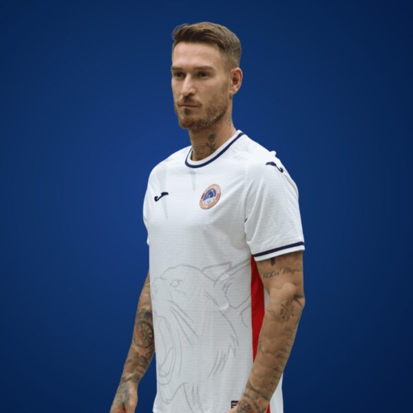 Beyaz Forma – JOMA